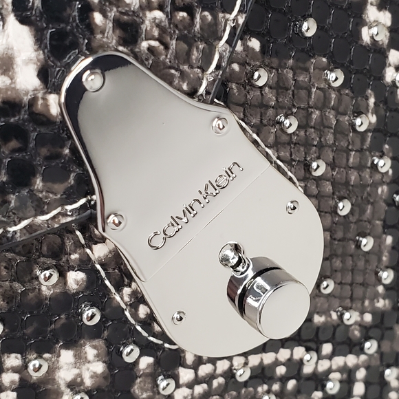 🎁 Calvin Klein Snake Lock Bucket Bag 💫 - Picture 5 of 11